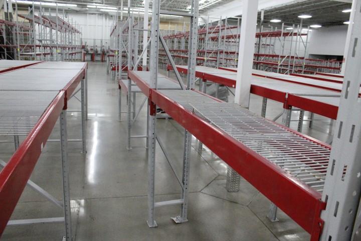 Pallet Racking. 7 Sections, (2) 90" Beams, 28x40" Uprights, (5) 90" Beams, 96x18" Uprights