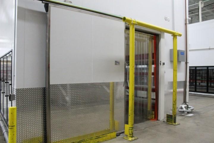 Walk-In Food Cooler. 52x21x15', W/ Pallet Racking, (4) Bohn 2 Fan Coils, Pallet Door