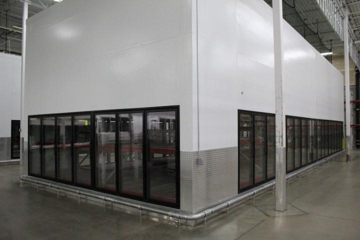 Walk-In Food Cooler. 52x21x15', W/ Pallet Racking, (4) Bohn 2 Fan Coils, Pallet Door