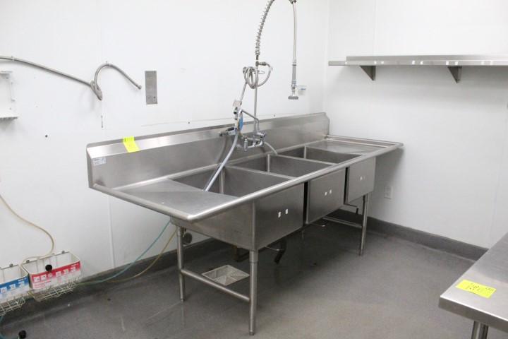 Three Compartment Sink. 103x33x42"