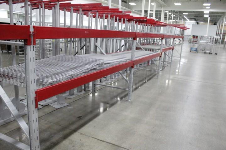 Pallet Racking W/ T Poles. 7 Sections, 102" Beams, 60x40" Uprights