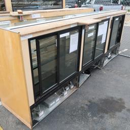 2004 Barker 12' curved glass bakery case