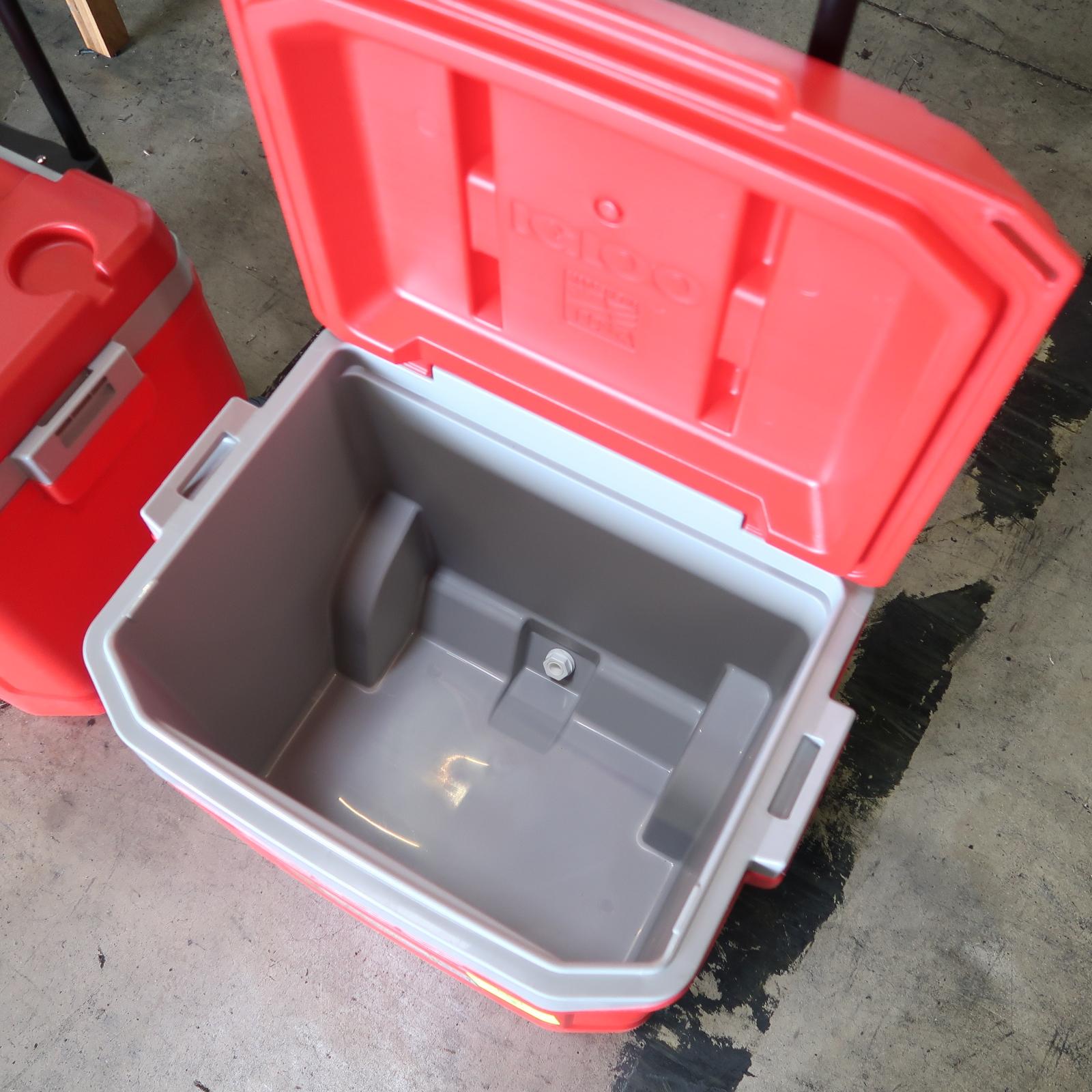 Igloo 60qt ice chest w/ wheels & handle