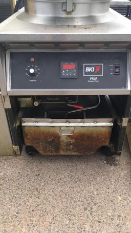 BKI Pressure Fryer