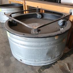 circular watering trough, w/ casters