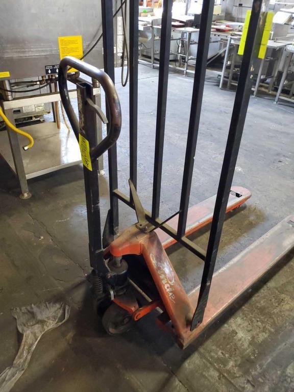 Manual pallet jack