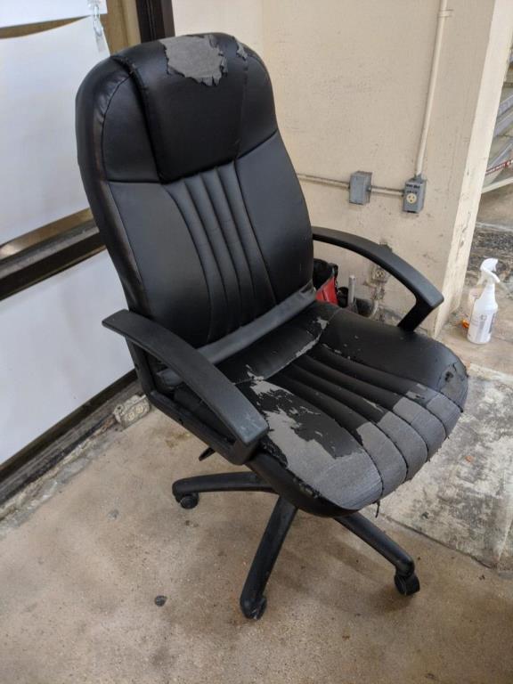 45" desk and office chair