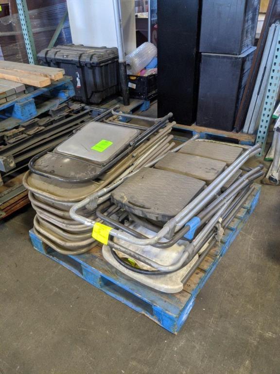 Pallet of step ladders and metal folding chairs