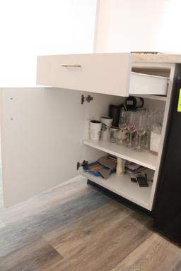 Countertop W/ Cabinet