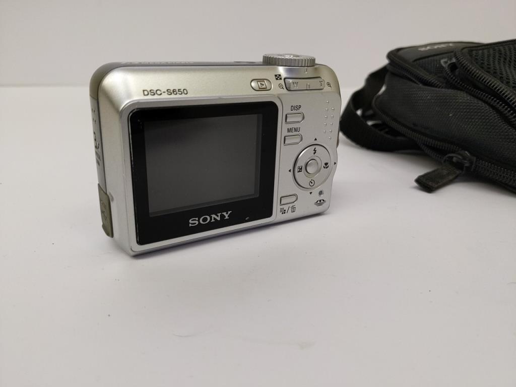 Sony DSC-S650 digital camera