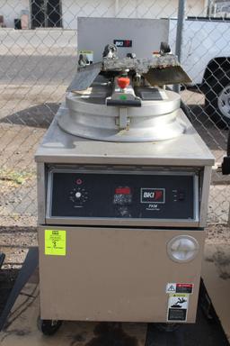 2017 BKI FKM-F Pressure Fryer