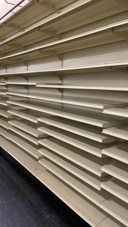 28ft run of Kent shelving