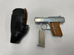 PISTOL, RAVEN ARMS P25, .25 CALIBER (USA) WITH HOLSTER AND MAGAZINE