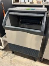 Scotsman Self Contained Ice Maker/Bin