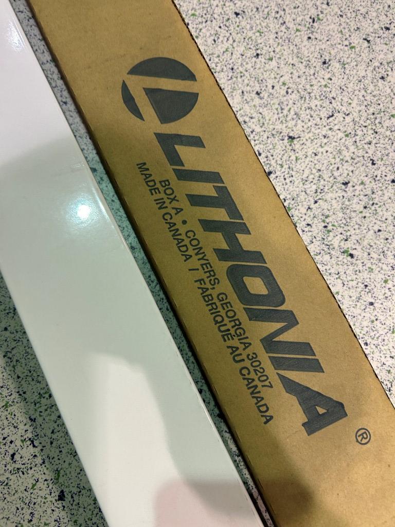 New Lithonia 4ft Strip Light Fixtures