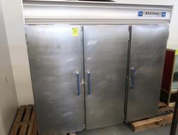 Raetone 3-door freezer, works, but needs gas