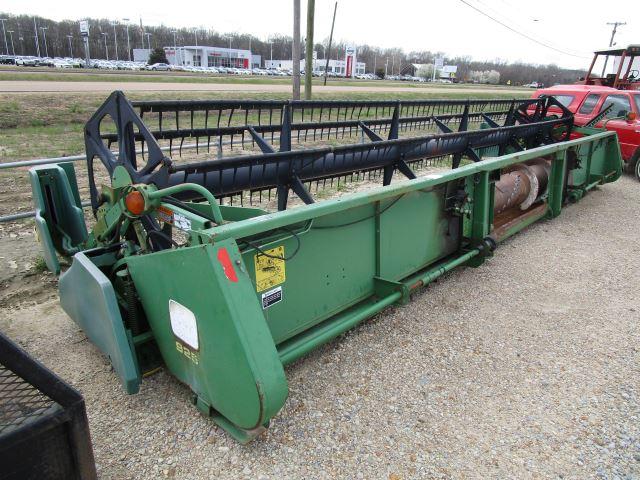 John Deere 925 Header