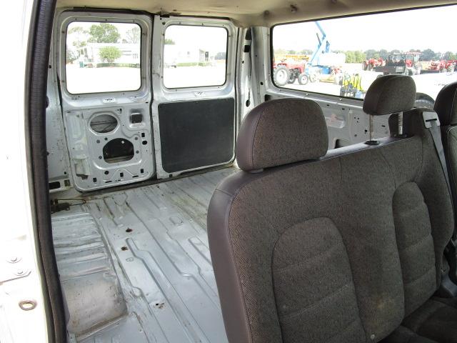 2002 Ford E-150 Van