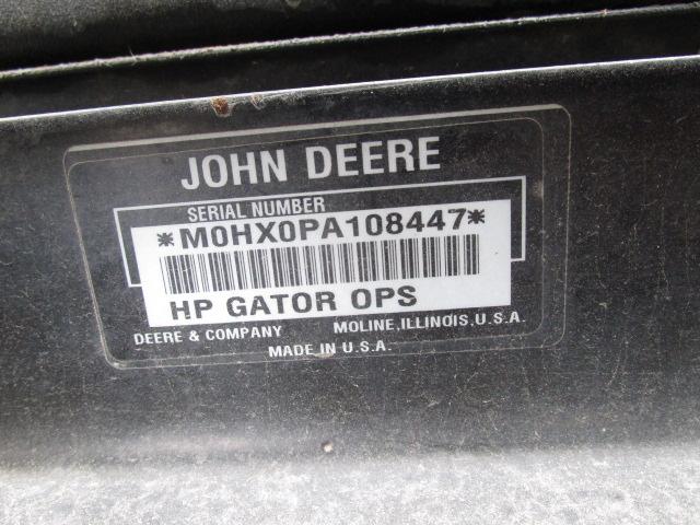 John Deere Gator 825I