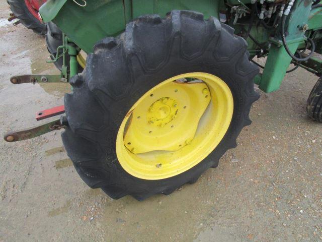 John Deere 850 Tractor