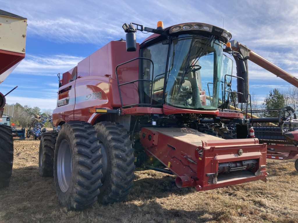 2016 Case IH 7240 Combine