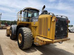 2011 John Deere 824K Wheel Loader