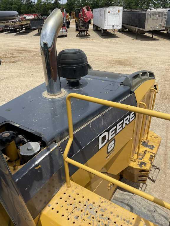 2011 John Deere 824K Wheel Loader