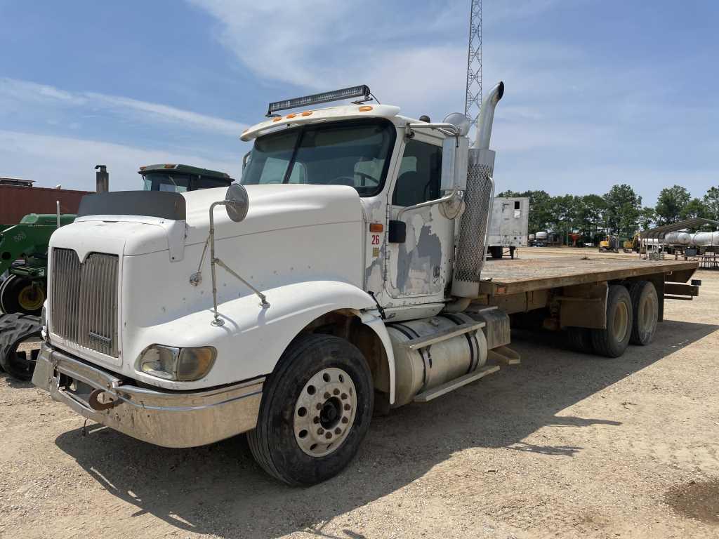 2001 International 9400i Flatbed Truck