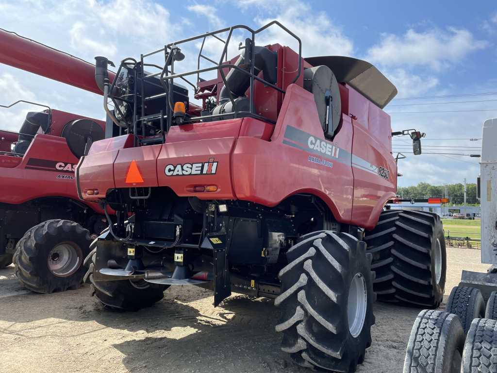 2013 Case IH 8230 Combine