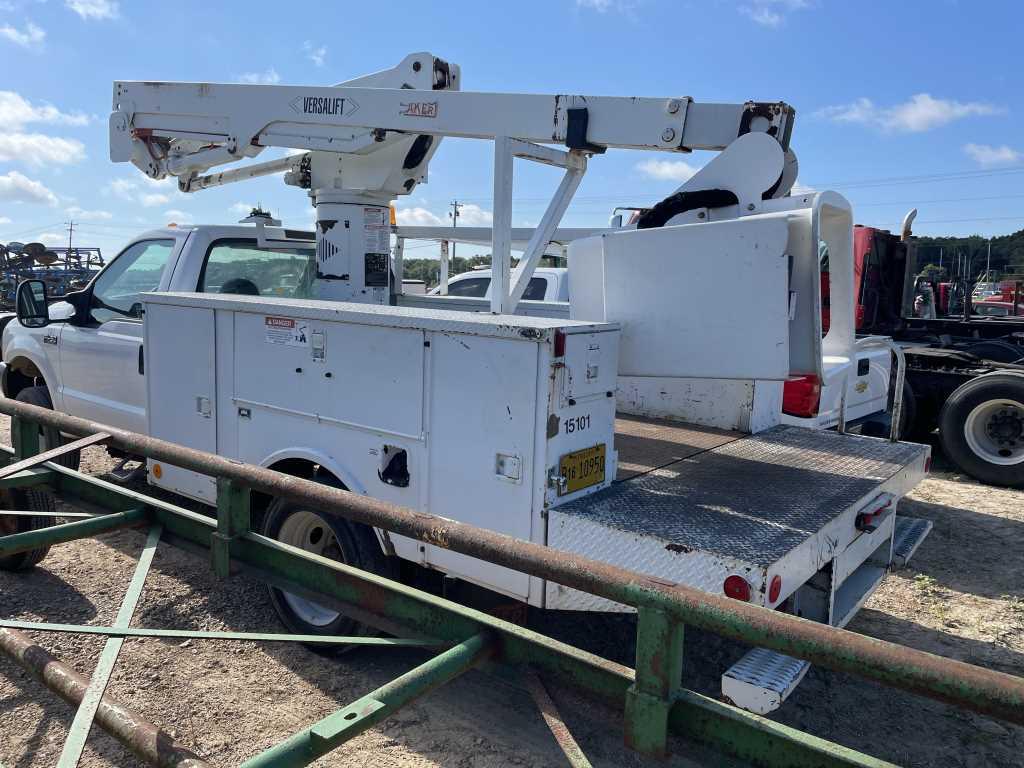 2000 Ford F-450 Bucket Truck