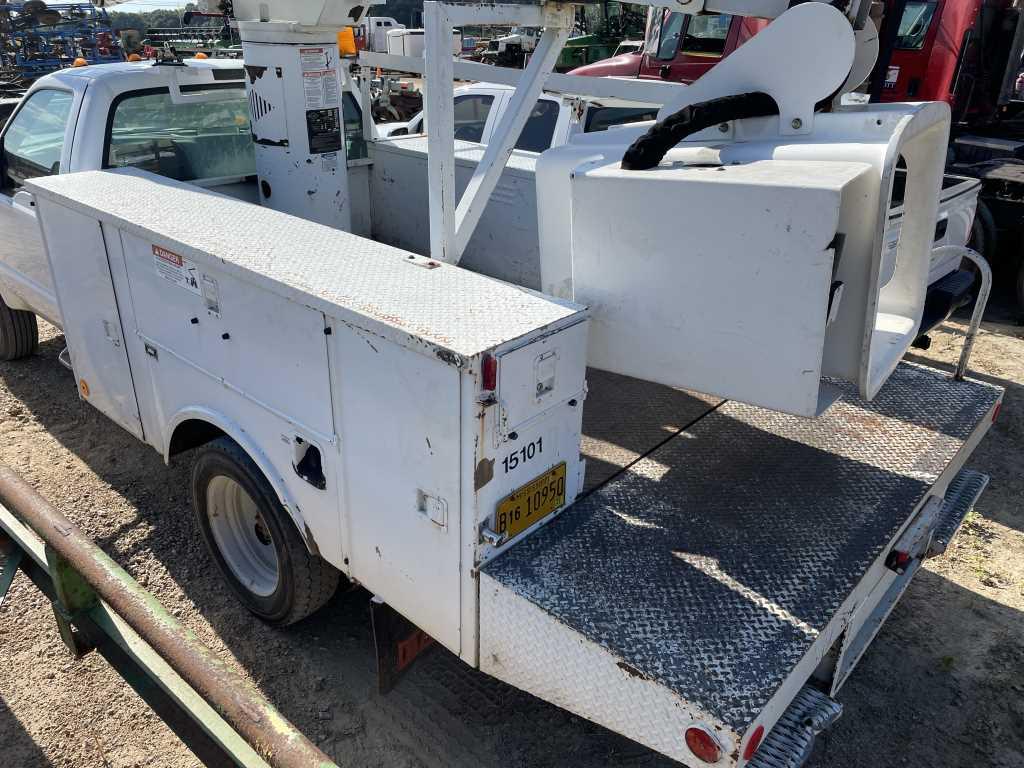 2000 Ford F-450 Bucket Truck