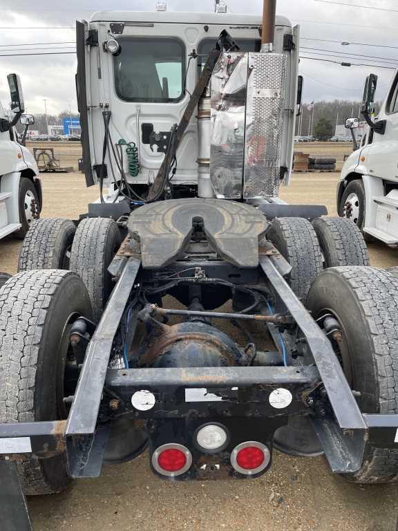 2012 Freightliner Cascadia Truck Tractor