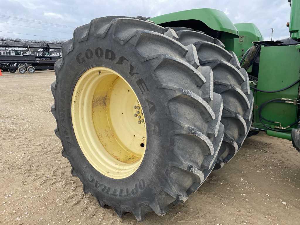 John Deere 9520 Tractor