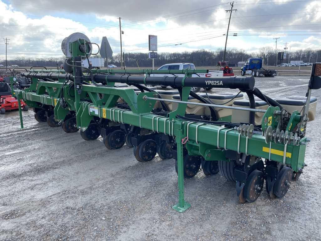 Great Plains YP825A Planter