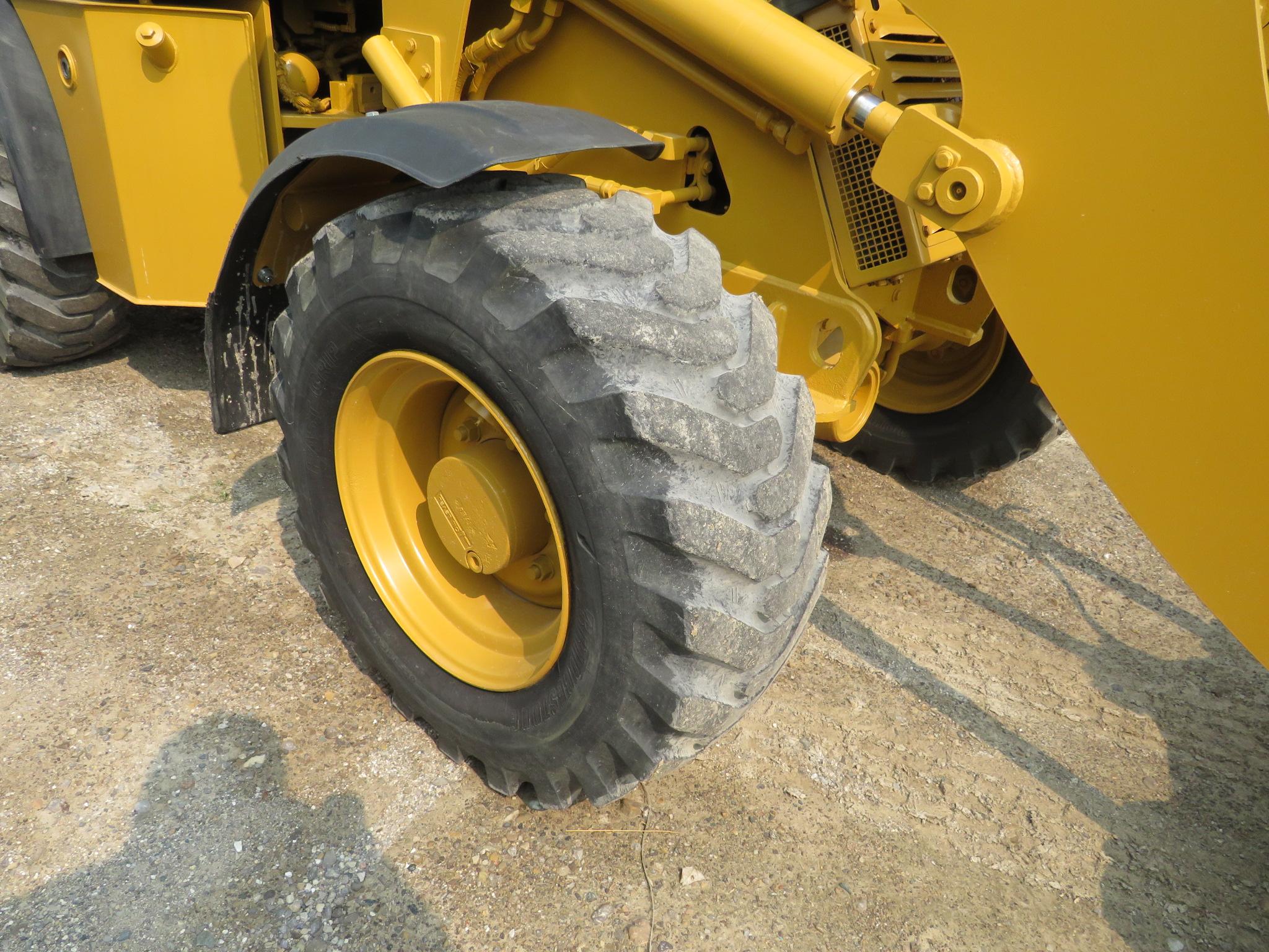 2011CAT 904H WHEEL LOADER