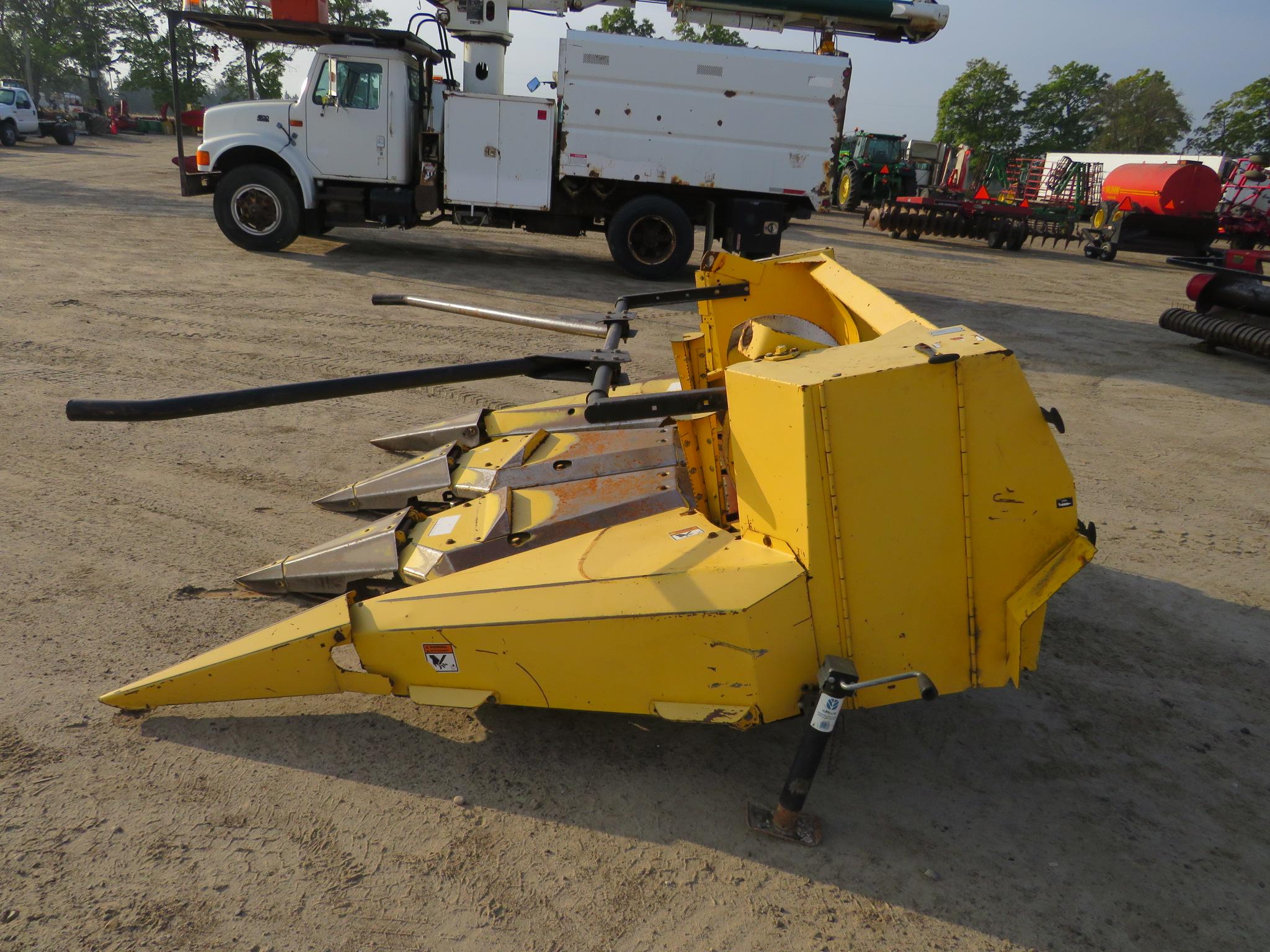 2001 NEW HOLLAND FP240 HARVESTOR W/ HAY HEAD AND CORN HEAD