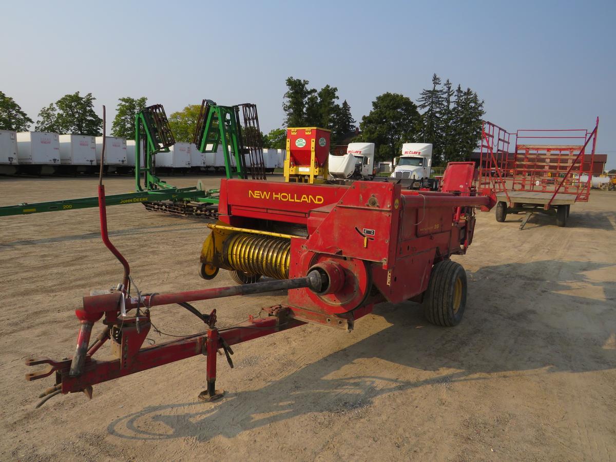 NEW HOLLAND 315 BALER W/ NH 70 BALE THROWER