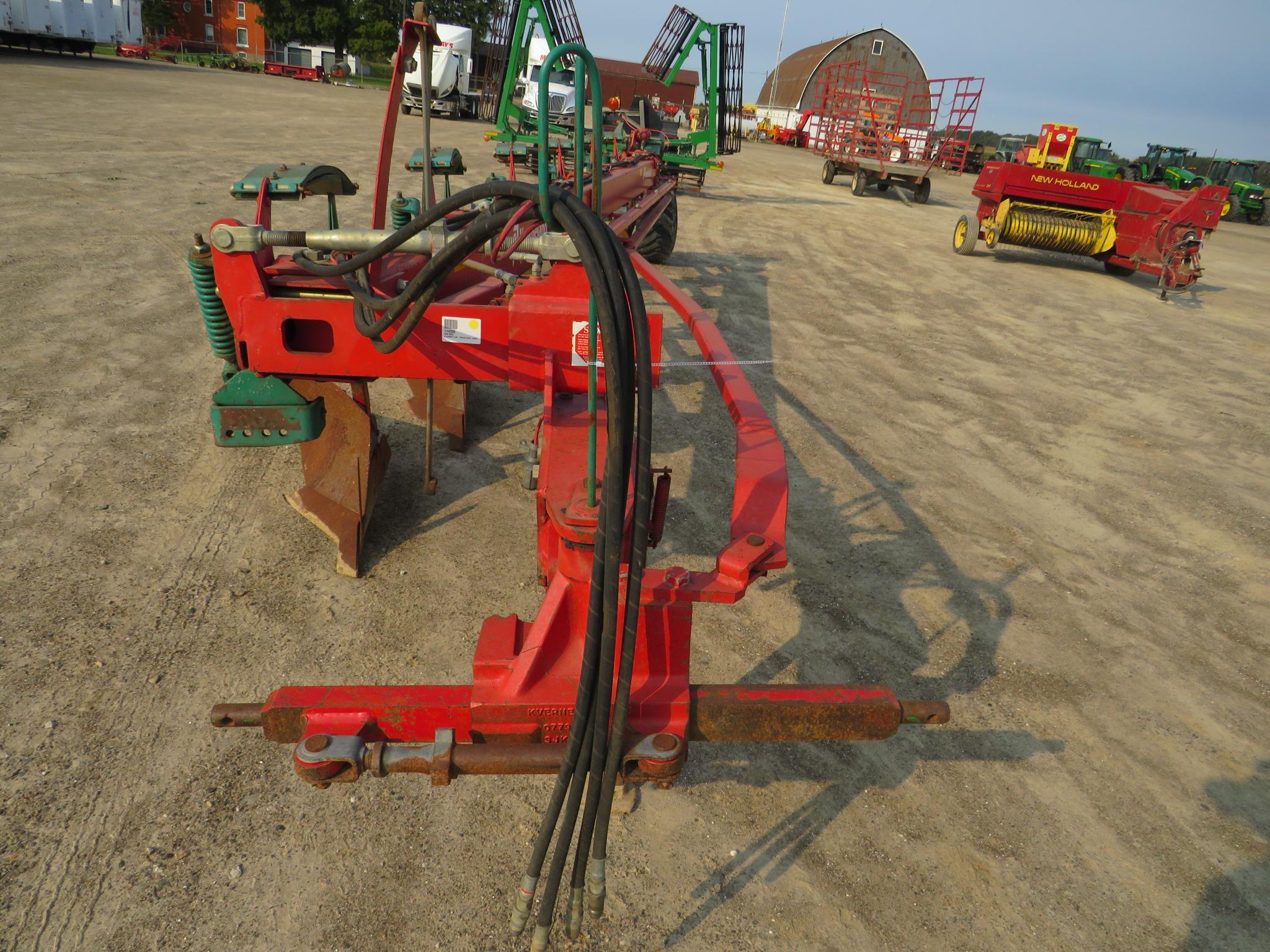 2004 KVERNELAND BB115 6 FURROW PLOW