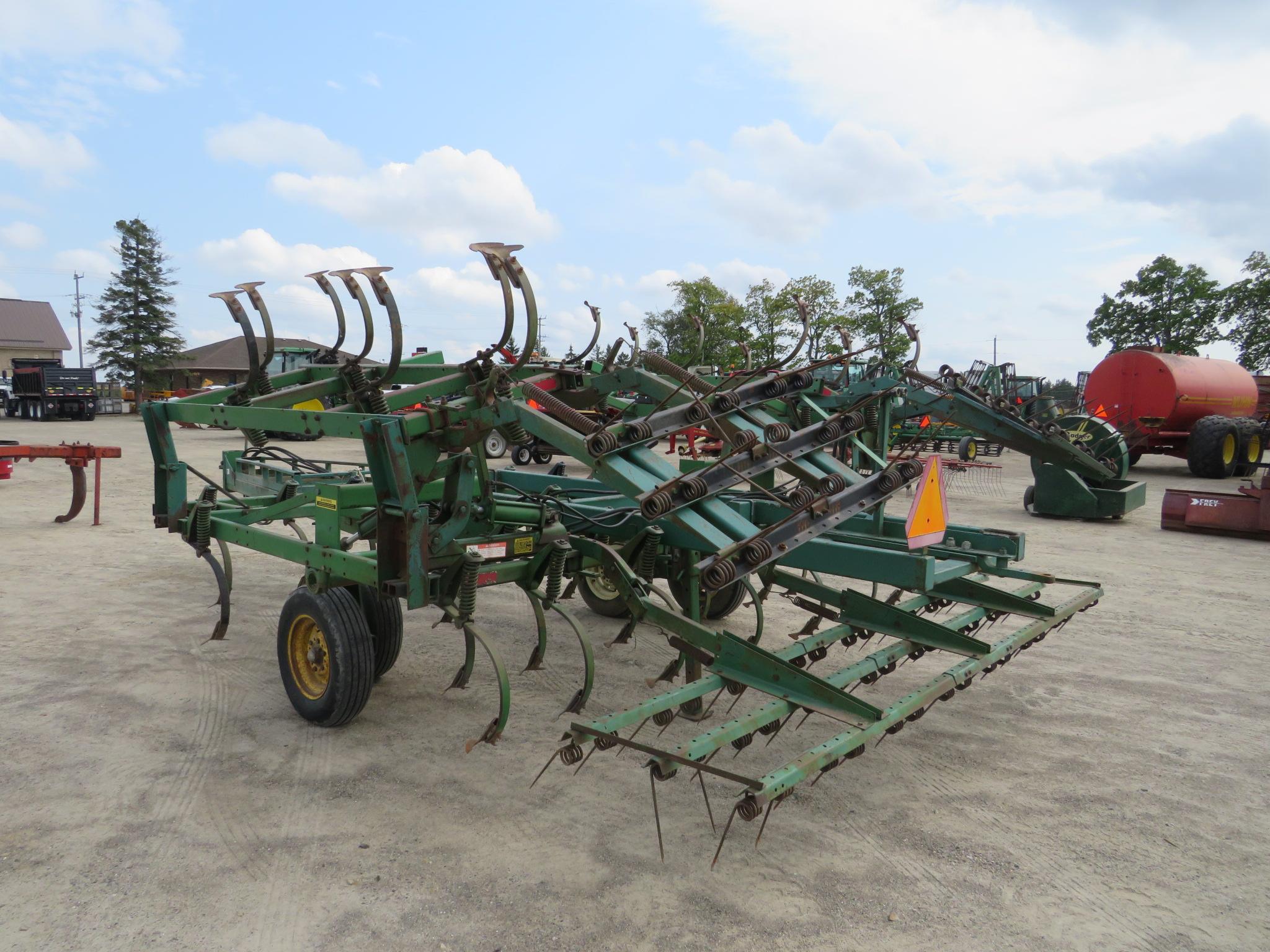 JOHN DEERE 960 20' CULTIVATOR