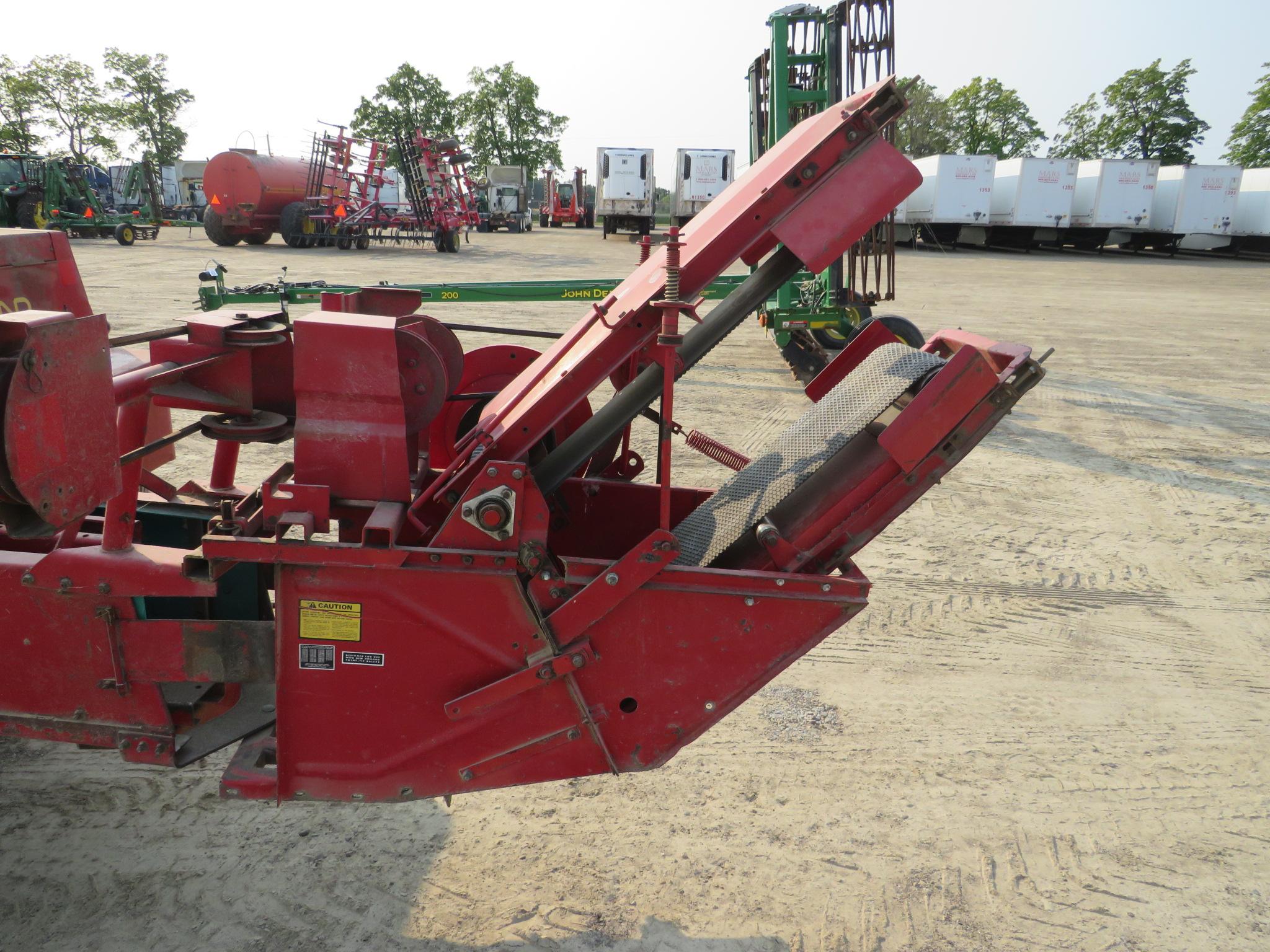 NEW HOLLAND 315 BALER W/ NH 70 BALE THROWER