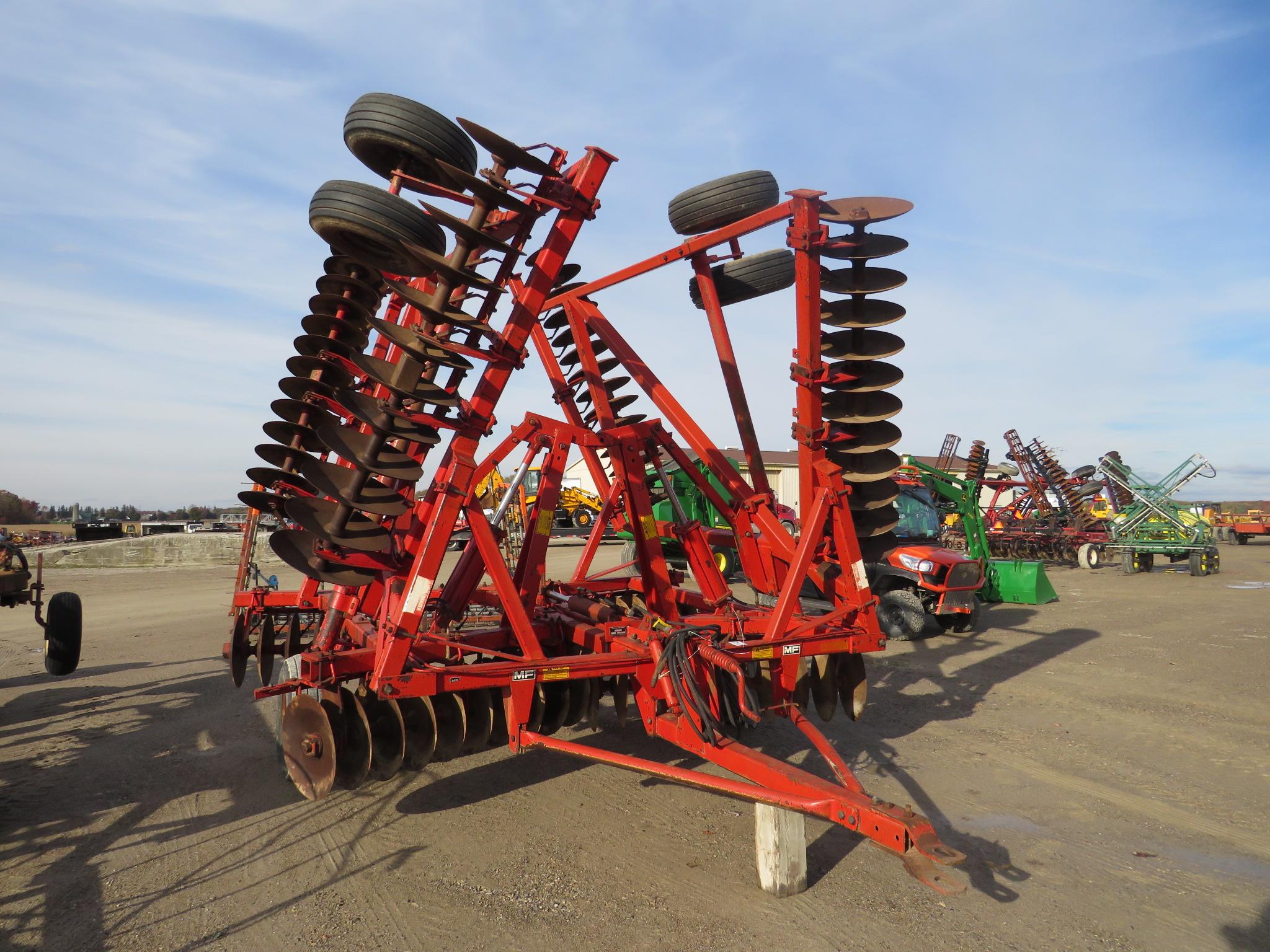 MASSEY FERGUSON 820 DISC