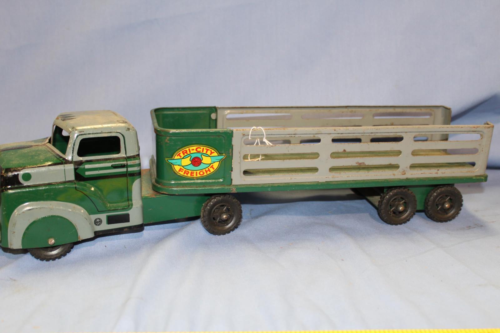 MARX TRI CITY FREIGHT TRUCK & TRAILER 19 IN LONG