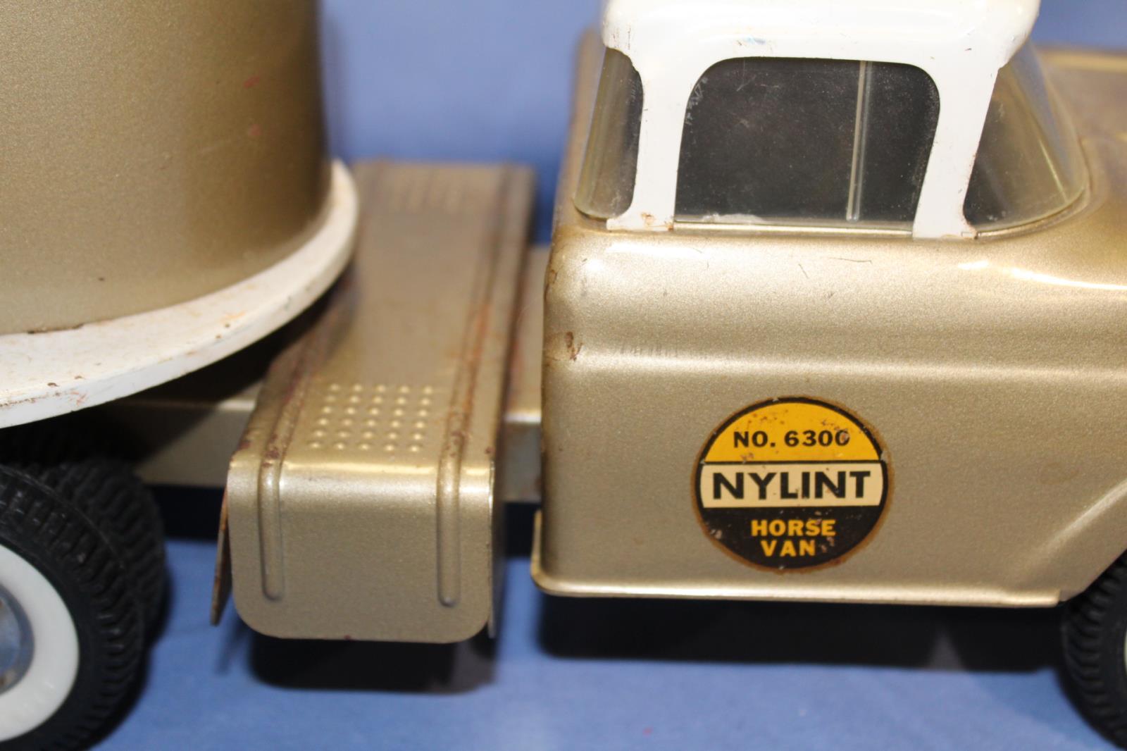 NYLINT HORSE VAN TRUCK & TRAILER 23 IN LONG