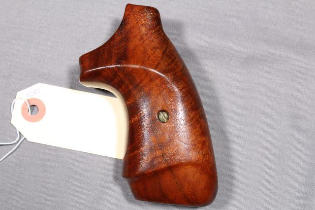 SET OF WALNUT GRIPS WILL FIT COLT PYTHON