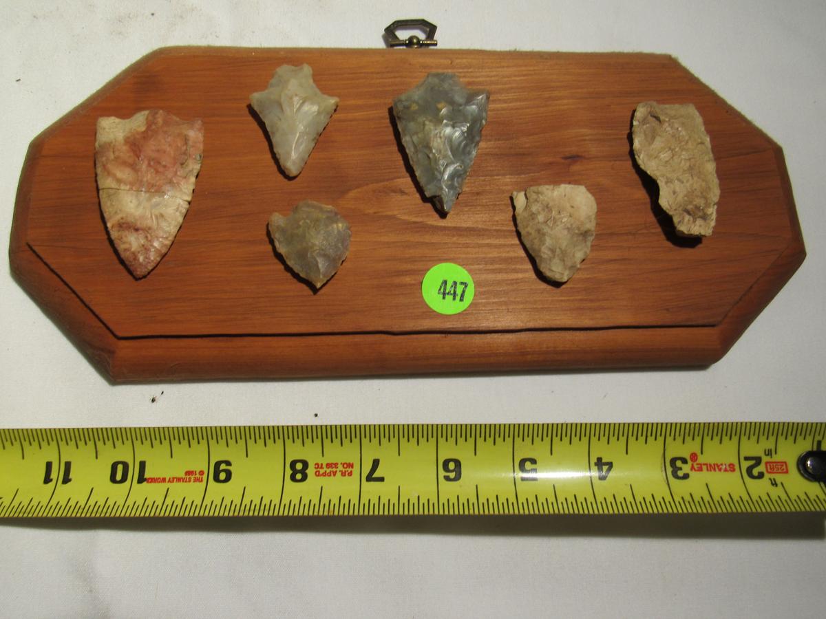 Arrowhead display with 6 points