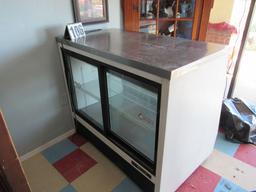 refrigerated bakery display cabinet