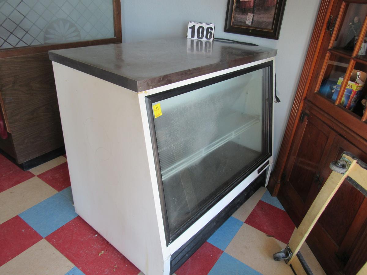 refrigerated bakery display cabinet