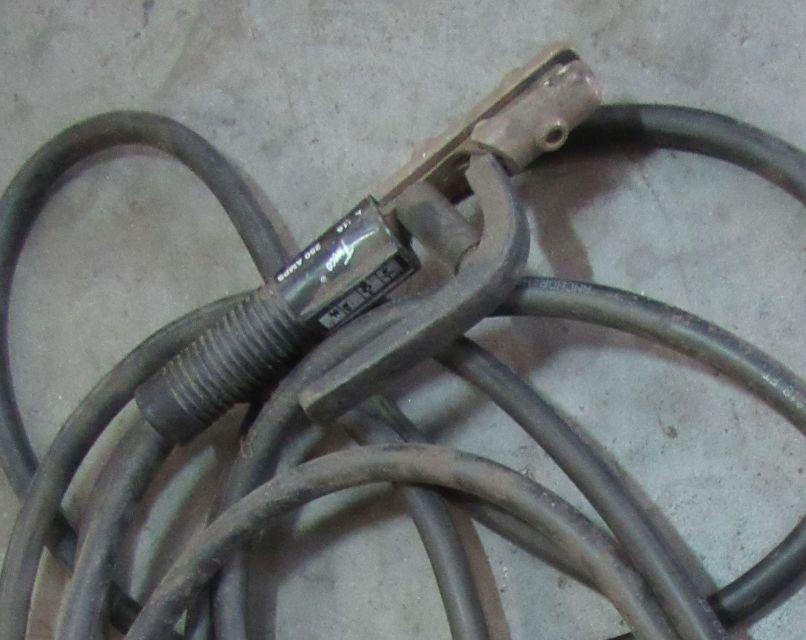 25' welding lead with electode holder.  Cable is pliable and good condition