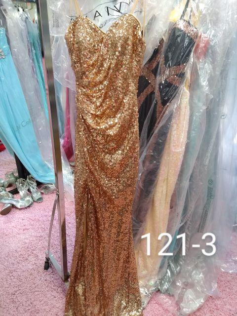 Faviana designer gowns Size 2 & 4 for prom, pageants, and other formal occasions.