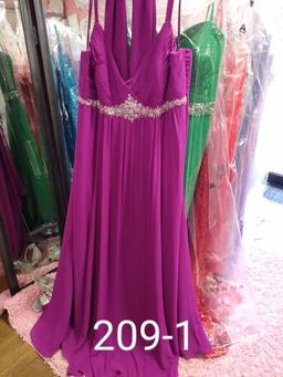 Faviana Formal Gowns for Proms, Pageanst, & Formals Occasions. Plus Size. Sizes 22 to 24W